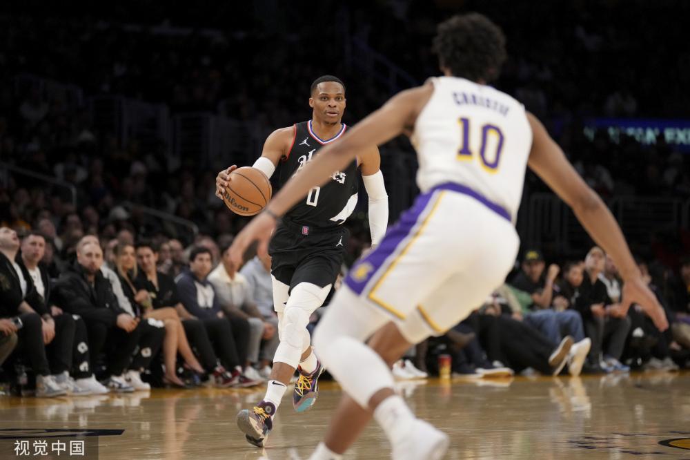 全场一片欢 全场一片欢