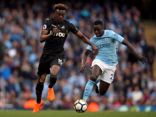 球员通过 球员通过